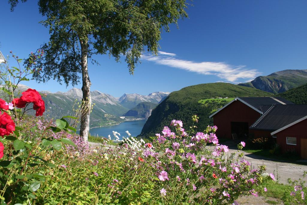 Apartamento Hesthaug Gard Eidsdal Exterior foto