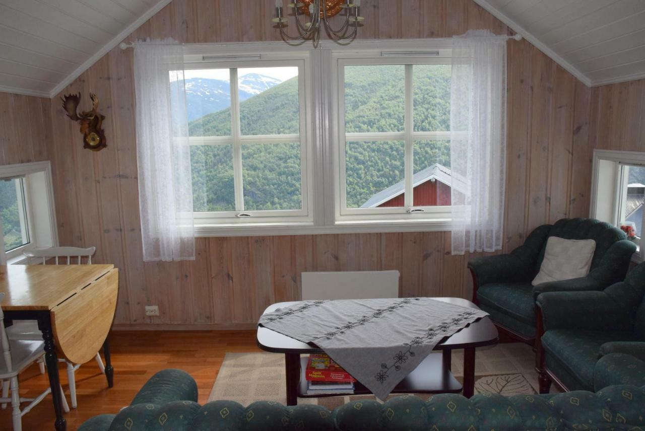 Apartamento Hesthaug Gard Eidsdal Exterior foto
