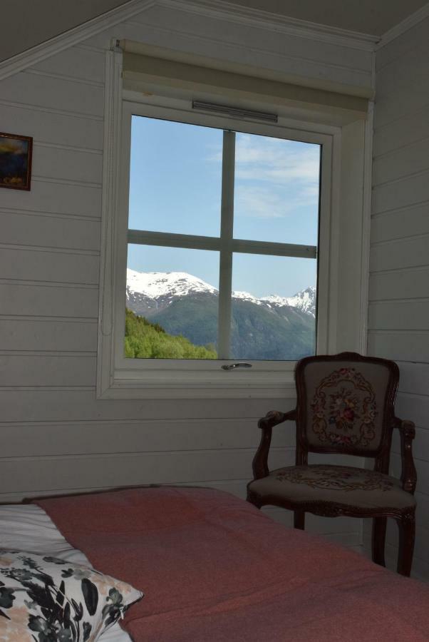 Apartamento Hesthaug Gard Eidsdal Exterior foto