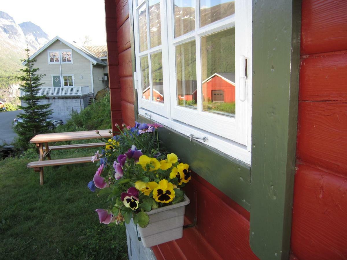 Apartamento Hesthaug Gard Eidsdal Exterior foto